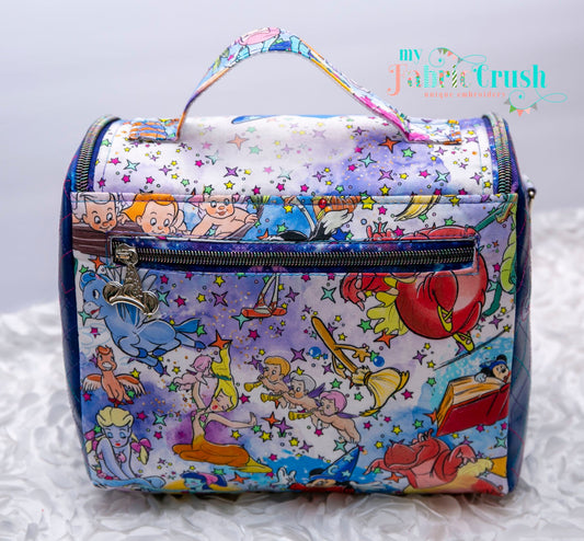 R117 - Fantasmic! - Main Toss - Small Scale - White