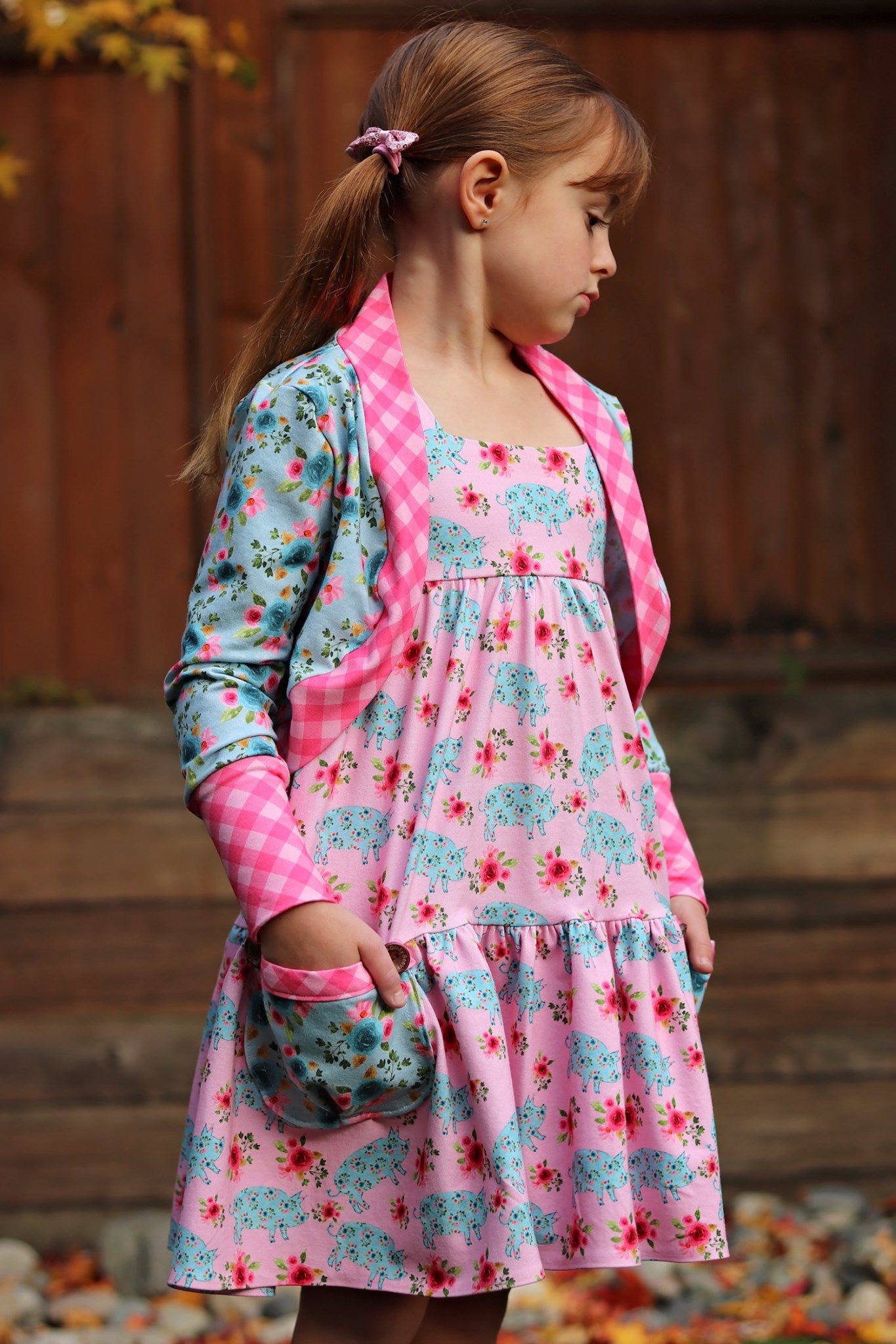 R112 Country Roads - Gingham Pink